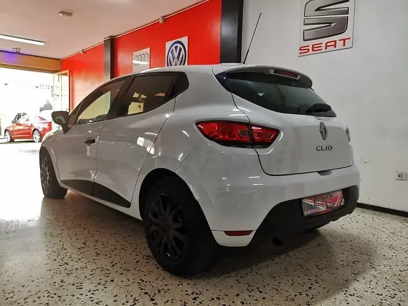 Usado Renault Clio IV Business 76 CV (55 kW) 2019 Blanco Berlina