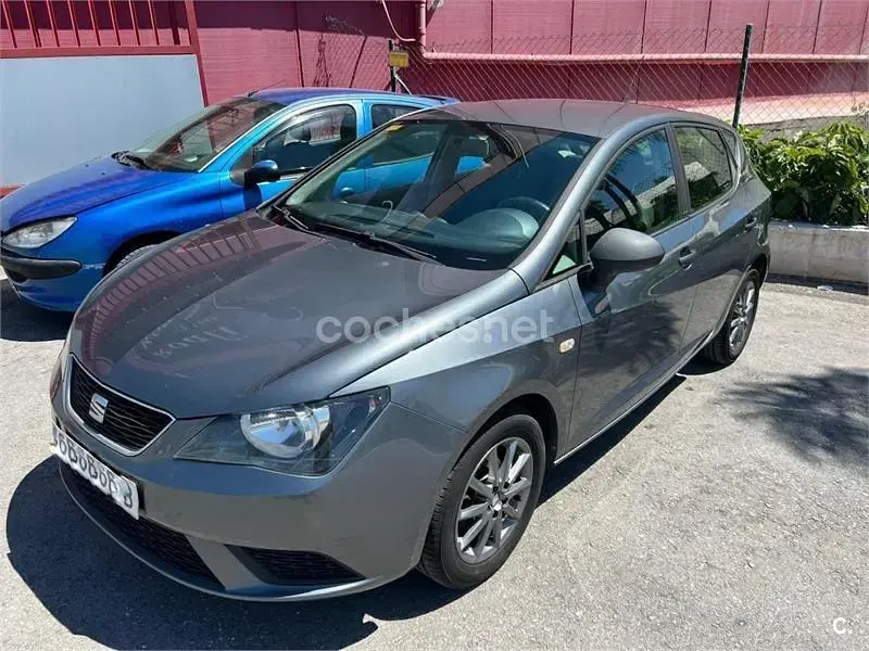 Usado Seat Ibiza Style 85 CV (62 kW) 2015 Gris / plata Berlina