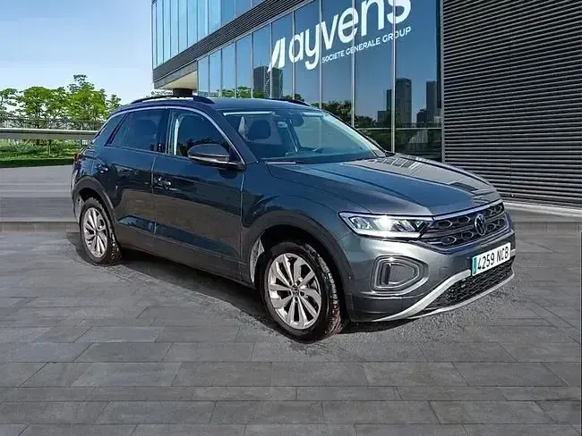 Usado VW T-Roc 150 CV (110 kW) 2025 Gris SUV
