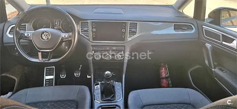 Usado VW Golf Sportsvan Edition 115 CV (84 kW) 2019 Gris / plata Monovolumen