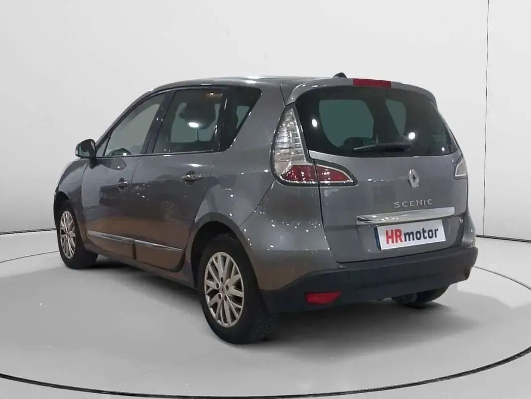 Usado Renault Scénic III Zen 131 CV (96 kW) 2016 Gris Monovolumen
