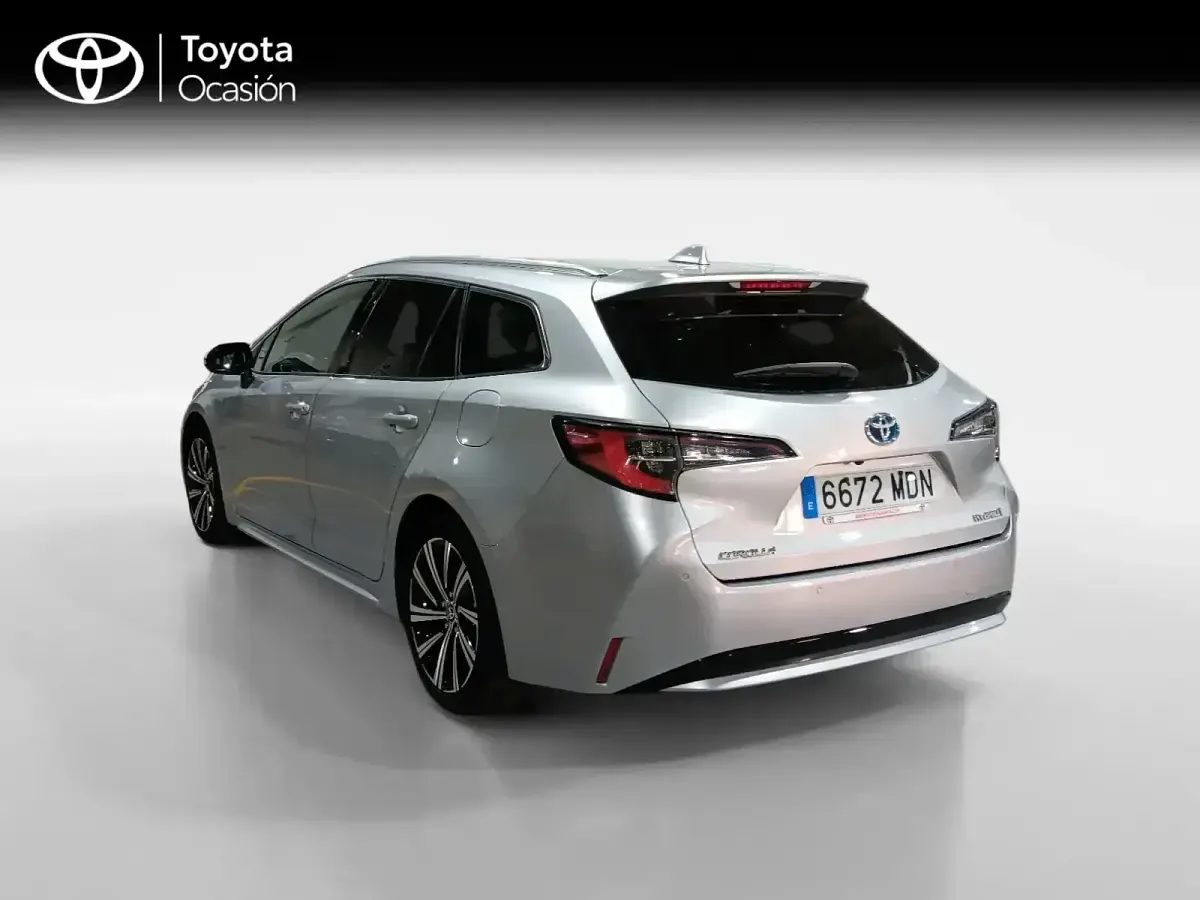 Usado Toyota Corolla Style 140 CV (102 kW) 2023 Gris Familiar
