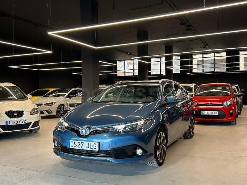 Usado Toyota Auris Hybrid Advance 136 CV (100 kW) 2016 Azul Familiar