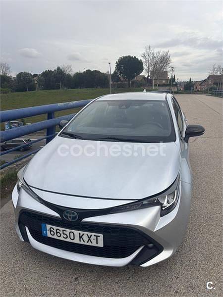 Usado Toyota Corolla Business Edition 122 CV (89 kW) 2019 Gris / plata Berlina