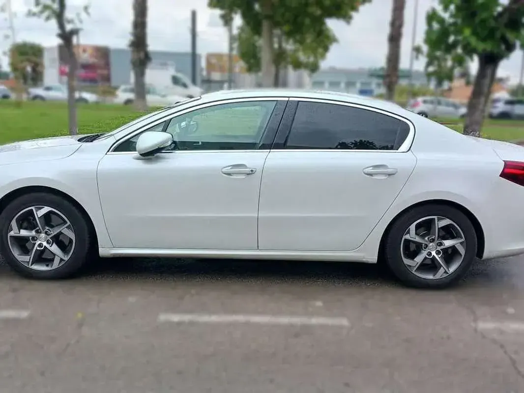 Usado Peugeot 508 Allure 181 CV (133 kW) 2015 Blanco Berlina