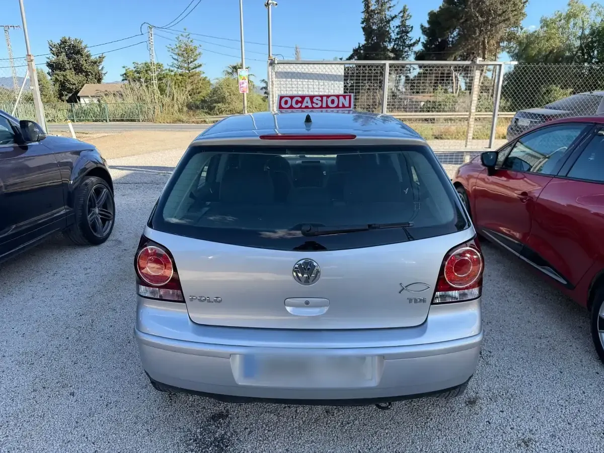 Usado VW Polo Edition 80 CV (58 kW) 2007 Gris Utilitario