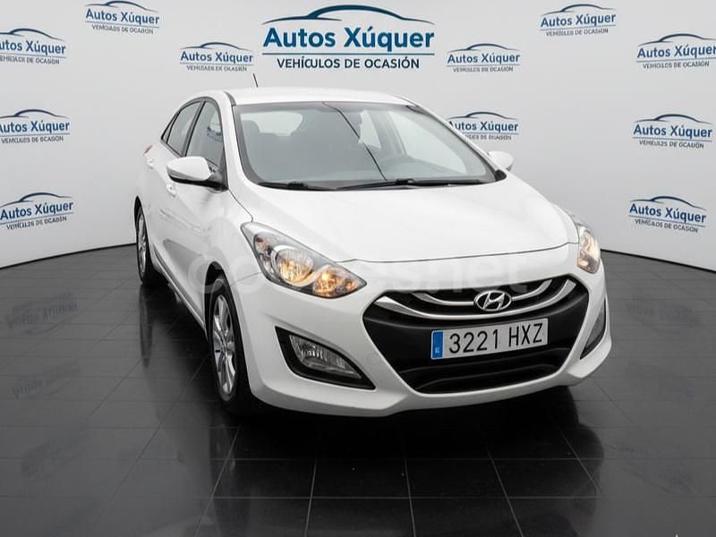 Usado Hyundai i30 110 CV (80 kW) 2014 Blanco Berlina