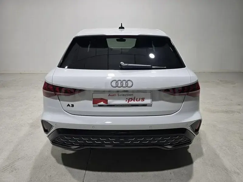 Usado Audi A3 S-Line 150 CV (110 kW) 2025 Blanco Berlina
