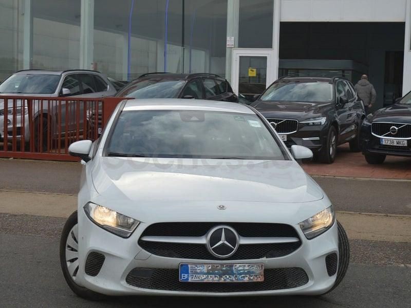 Usado Mercedes A180 136 CV (100 kW) 2021 Blanco Berlina