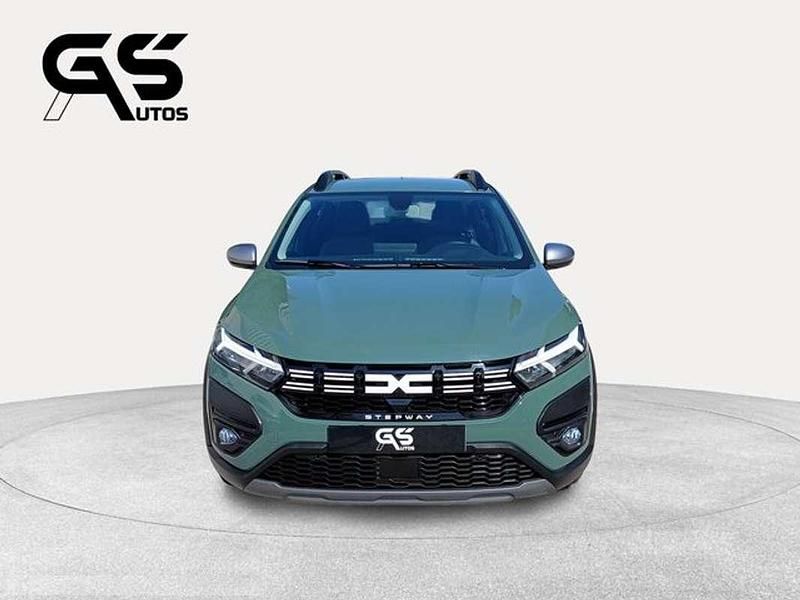 Usado Dacia Sandero Essentiel 91 CV (66 kW) 2023 Verde Berlina