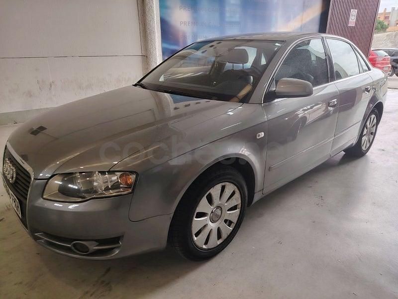 Usado Audi A4 Premium 130 CV (95 kW) 2007 Gris / plata Berlina