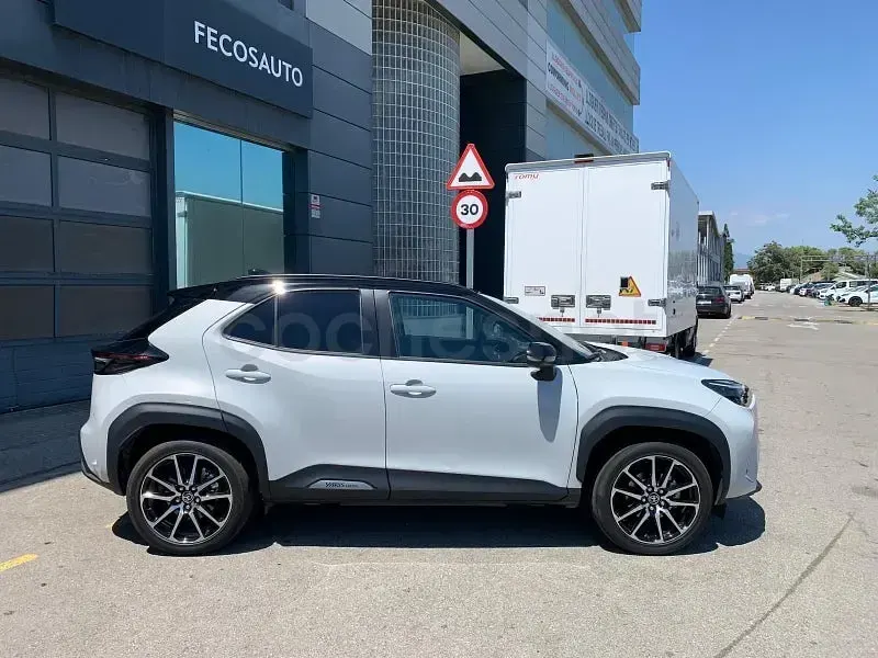 Usado Toyota Yaris Cross Sport 130 CV (95 kW) 2025 Blanco SUV