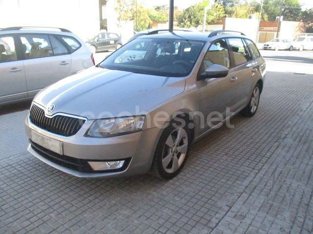 Beige Usado 2014 Skoda Octavia Elegance Familiar | 8200 € (Buen precio) - Imagen 1/4