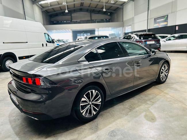 Usado Peugeot 508 Allure 130 CV (95 kW) 2021 Gris / plata Berlina