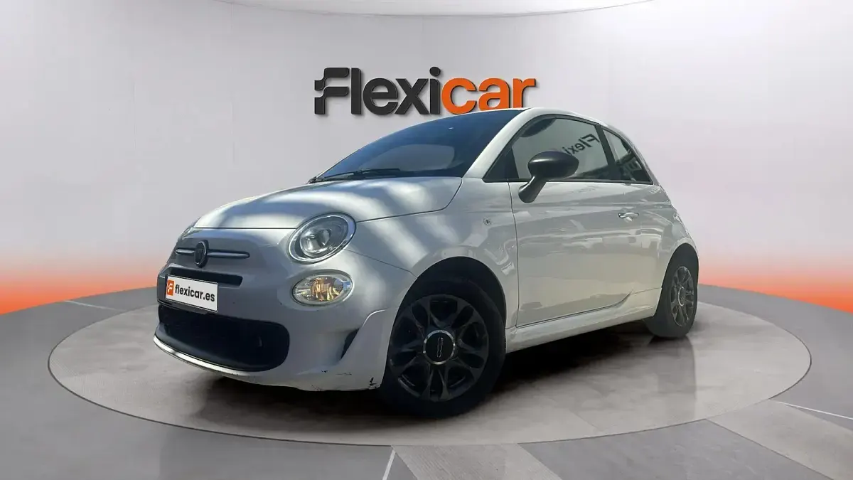 Używany Fiat 500 Club 70 KM (51 kW) 2022 Biały Sedan/Limuzyna