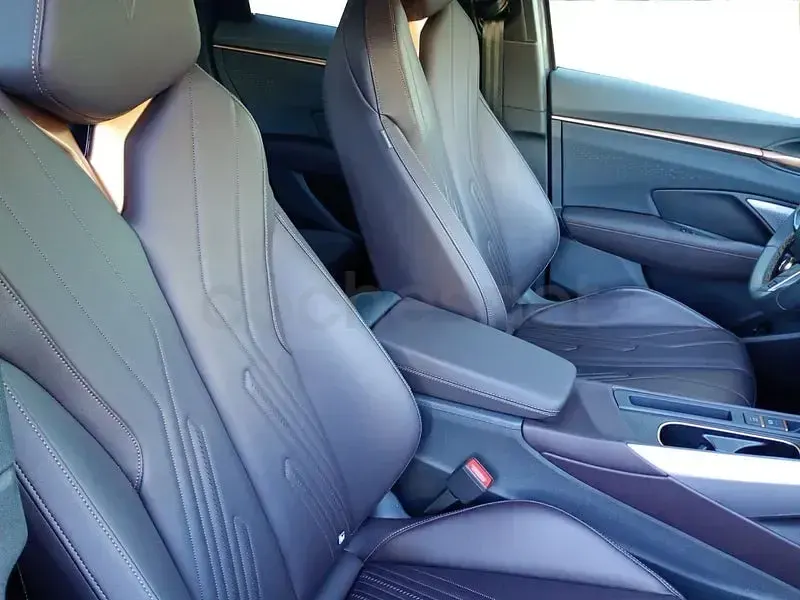 Usado Cupra Terramar VZ 272 CV (200 kW) 2024 Gris / plata SUV