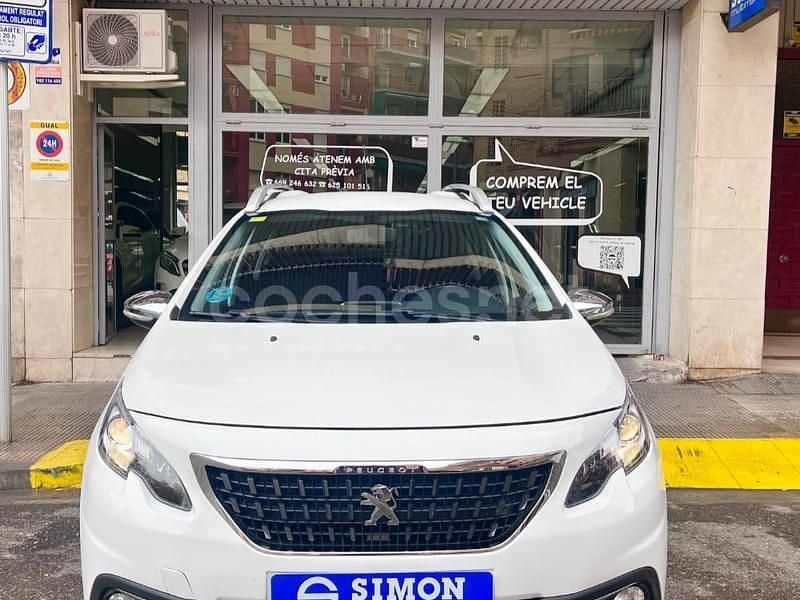 Usado Peugeot 2008 Allure 100 CV (73 kW) 2018 Blanco SUV