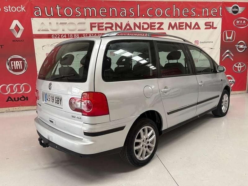 Usado VW Sharan Trendline 140 CV (102 kW) 2008 Gris / plata Monovolumen