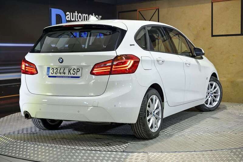 Usado BMW 225 Active Tourer iPerformance 224 CV (164 kW) 2018 Blanco Monovolumen