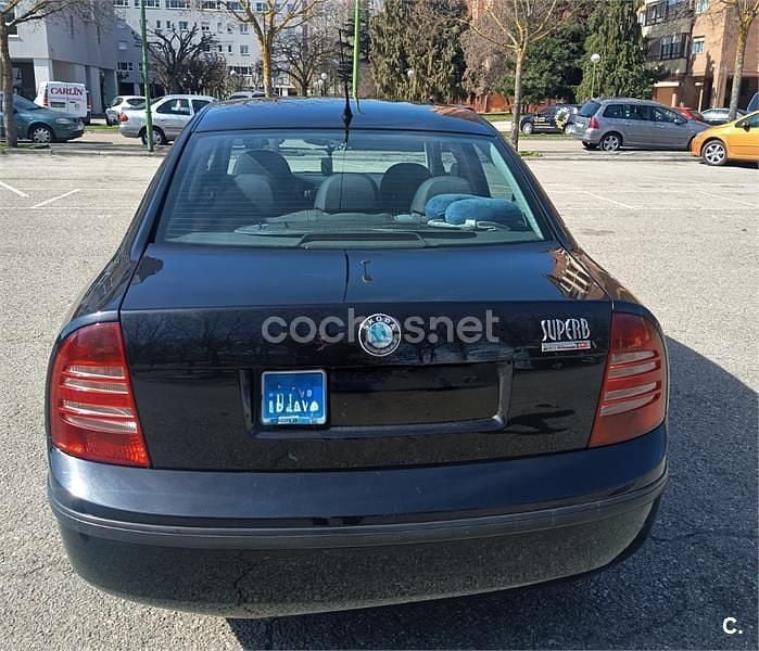 Usado Skoda Superb Elegance 130 CV (95 kW) 2003 Negro Berlina