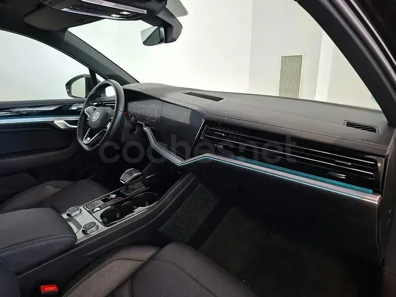Usado VW Touareg R-line 286 CV (210 kW) 2023 Negro SUV