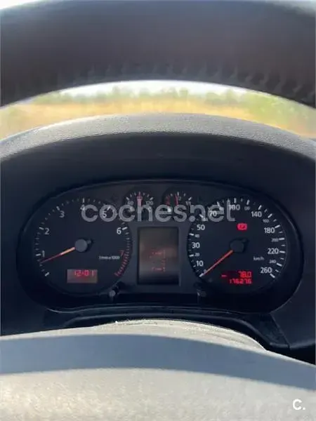 Usado Audi A3 Ambiente 101 CV (74 kW) 2001 Gris / plata Utilitario