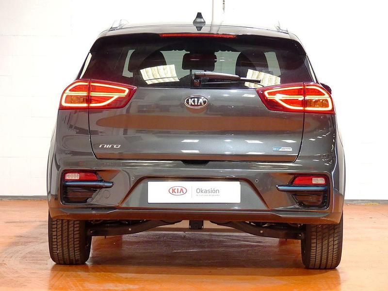 Usado Kia e-Niro 150 kW (204 CV) 2022 Gris SUV