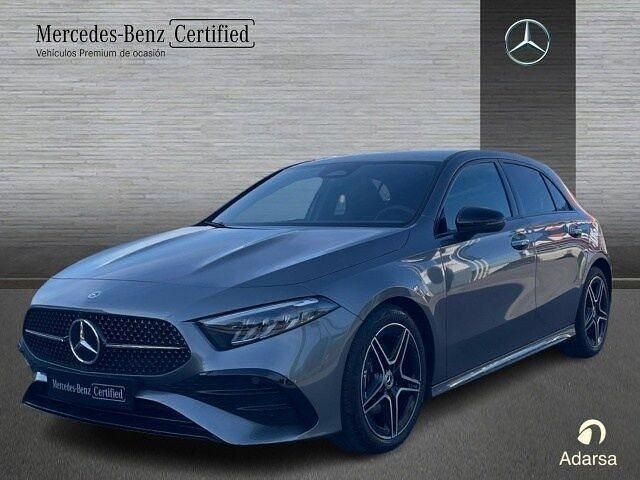 Gris / plata Nuevo 2025 Mercedes A180 Berlina | 39.000 € (Un poco caro) - Imagen 1/4