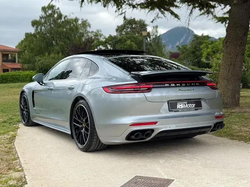 Usado Porsche Panamera 4 Edition 462 CV (339 kW) 2020 Gris / plata Berlina