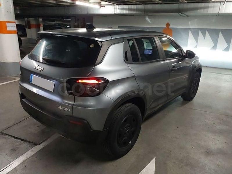 Usado Jeep Avenger Summit 100 CV (73 kW) 2023 Gris / plata SUV