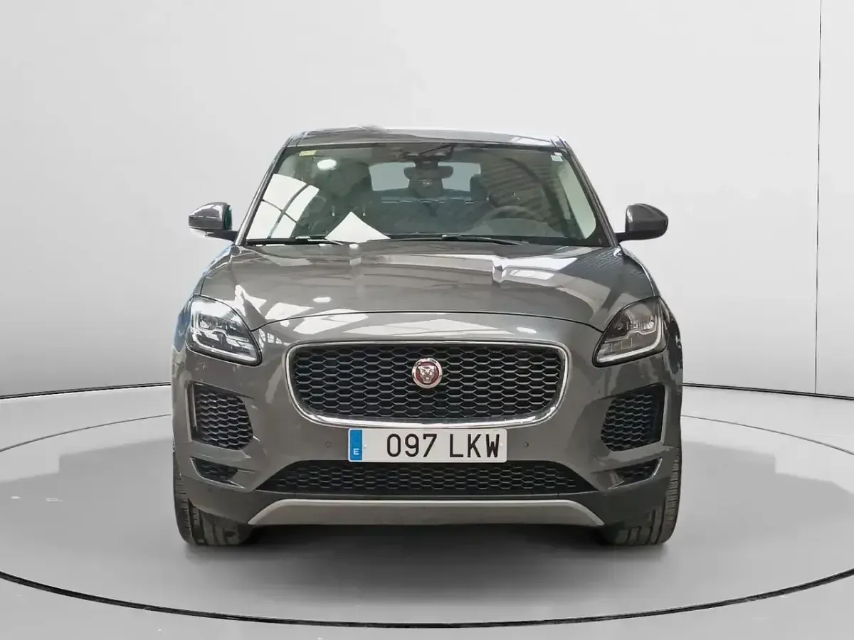 Usado Jaguar E-Pace 150 CV (110 kW) 2020 Gris / plata SUV