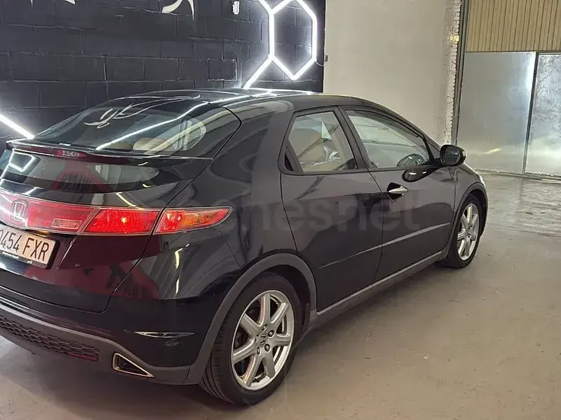 Usado Honda Civic Executive 140 CV (102 kW) 2007 Negro Berlina