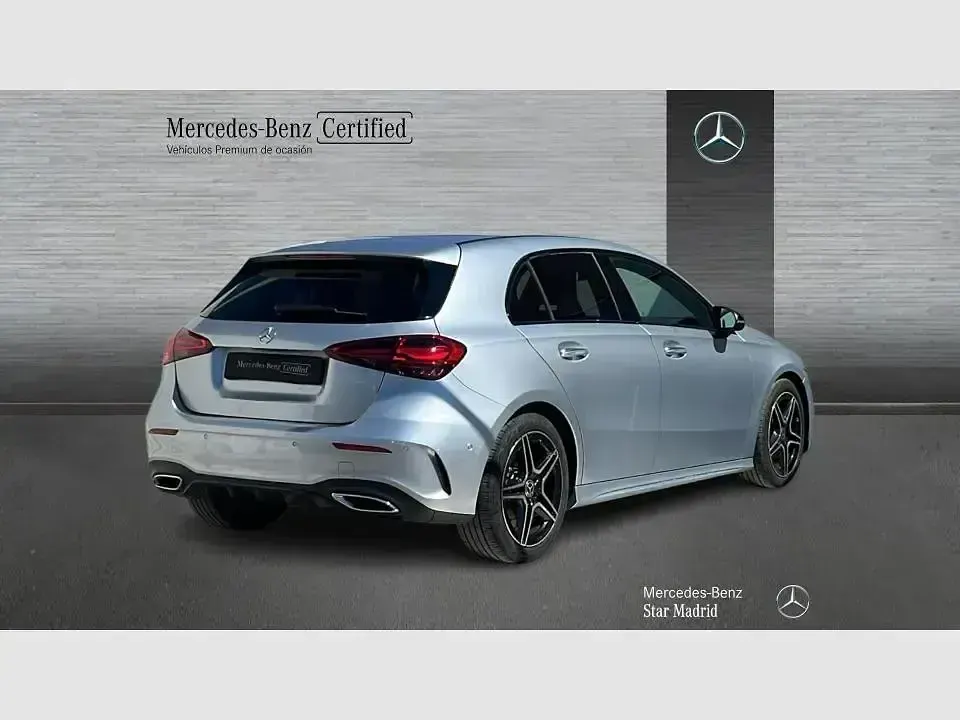 Usado Mercedes A180 116 CV (85 kW) 2025 Gris Berlina