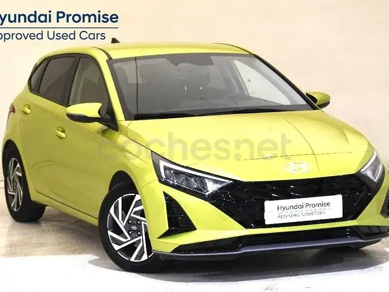 Usado Hyundai i20 100 CV (73 kW) 2025 Verde Utilitario