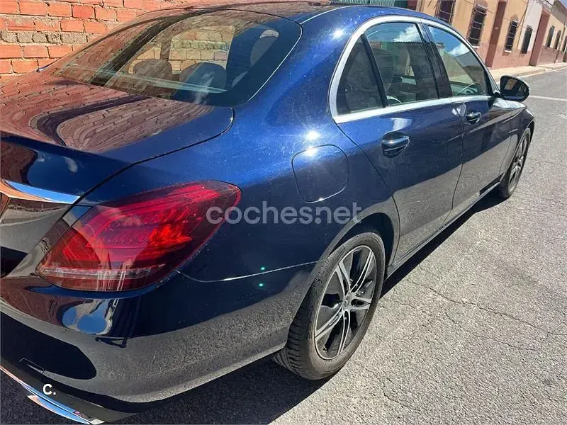 Usado Mercedes C220 194 CV (142 kW) 2019 Azul Berlina