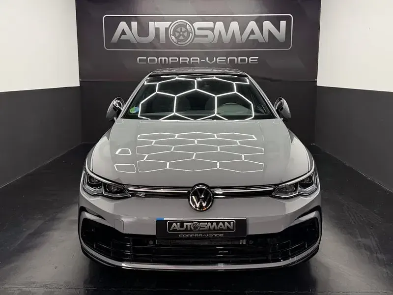 Usado VW Golf VIII R-line 150 CV (110 kW) 2022 Gris / plata Berlina