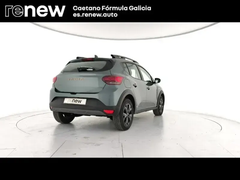Usado Dacia Sandero Extreme 100 CV (73 kW) 2025 Verde Berlina