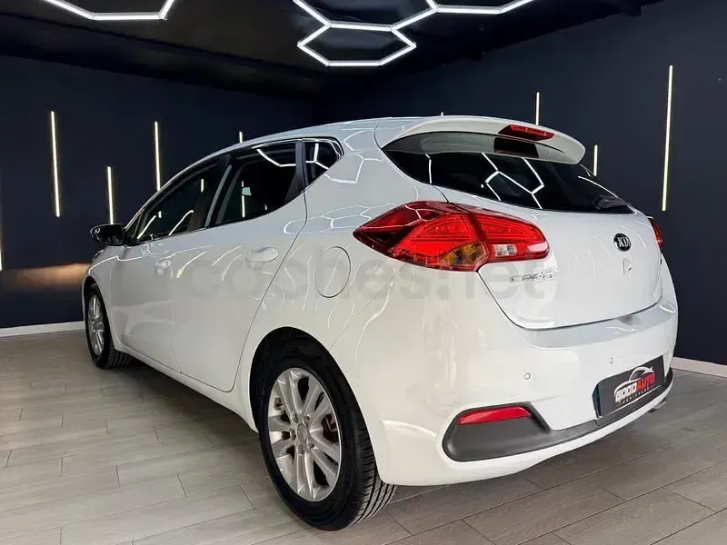 Usado Kia Ceed GT 128 CV (94 kW) 2014 Blanco Berlina