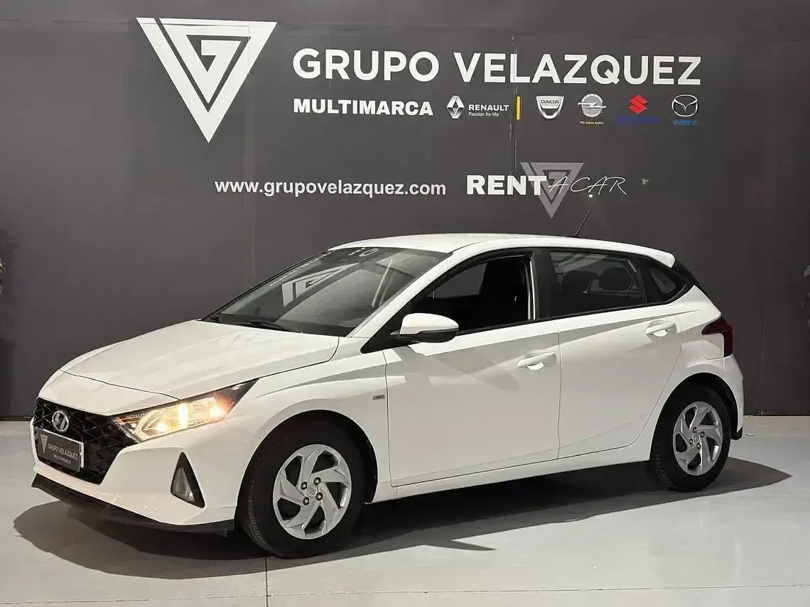 Usado Hyundai i20 100 CV (73 kW) 2021 Blanco Utilitario