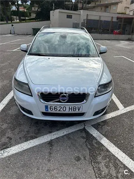 Käytetty Volvo V50 Kinetic 150 HP (110 kW) 2011 Valkoinen Farmari