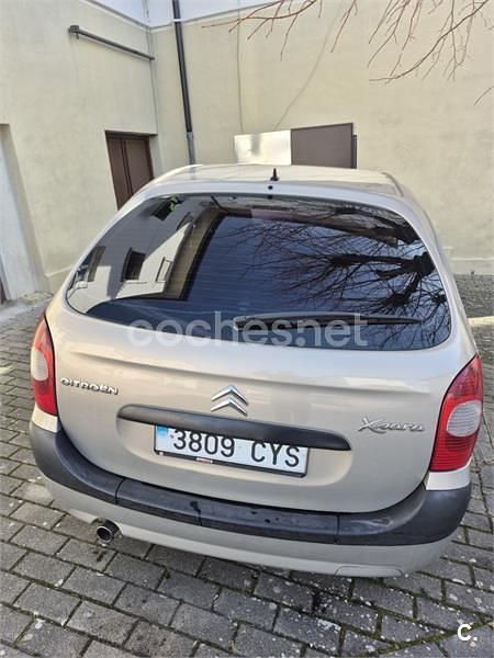 Usado Citroën Xsara Picasso Exclusive 90 CV (66 kW) 2005 Gris / plata Monovolumen