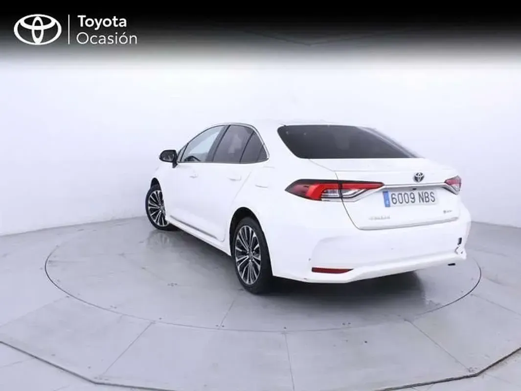 Usado Toyota Corolla Style 140 CV (102 kW) 2025 Blanco Berlina