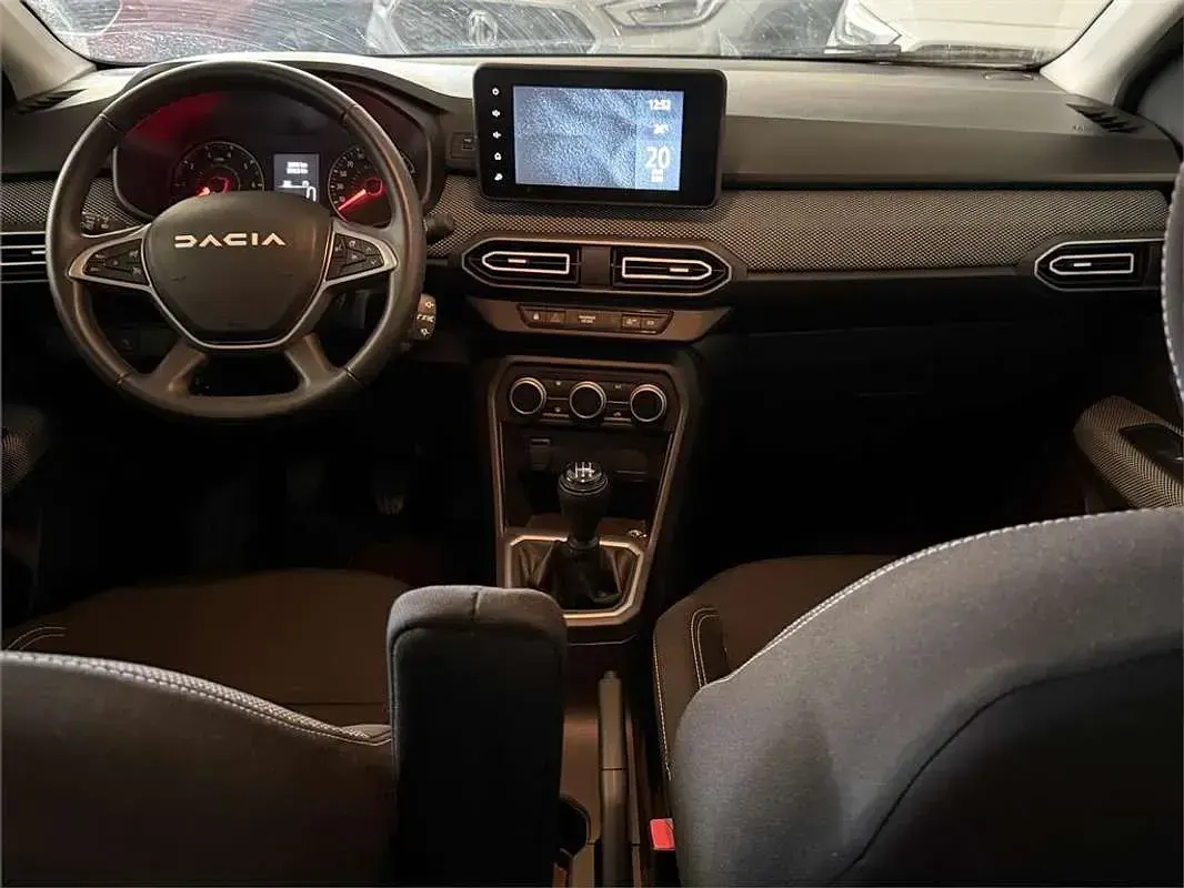 Usado Dacia Sandero Expression 91 CV (66 kW) 2024 Utilitario