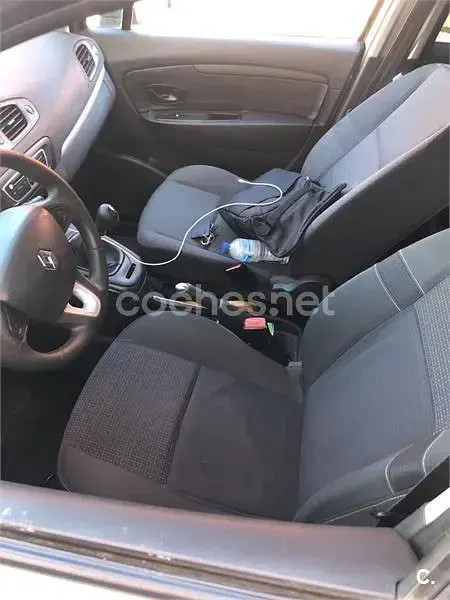 Usado Renault Scenic E-Tech 95 CV (69 kW) 2011 Beige Monovolumen