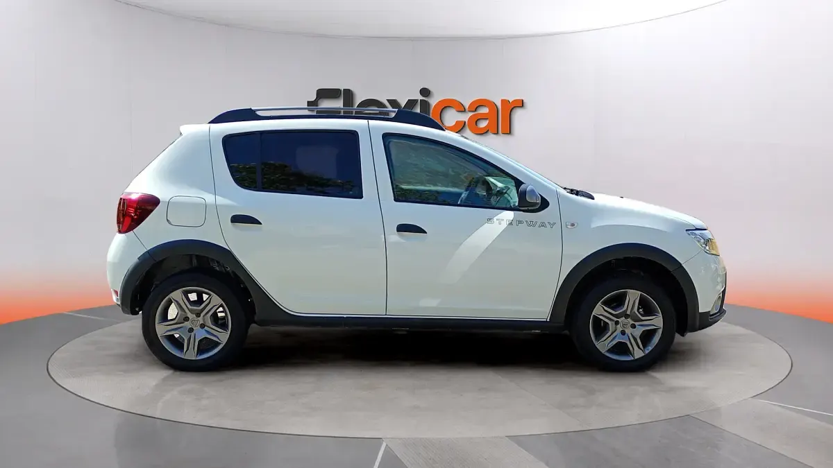 Usado Dacia Sandero Essentiel 73 CV (53 kW) 2019 Blanco Berlina