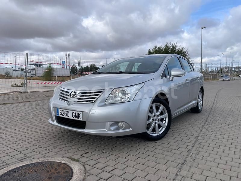 Gris / plata Usado 2009 Toyota Avensis Active Berlina | 7400 € (Precio justo) - Imagen 1/4
