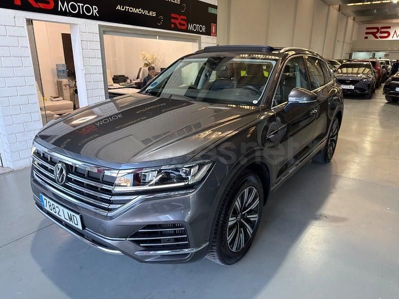Usado VW Touareg 381 CV (280 kW) 2021 Gris / plata SUV