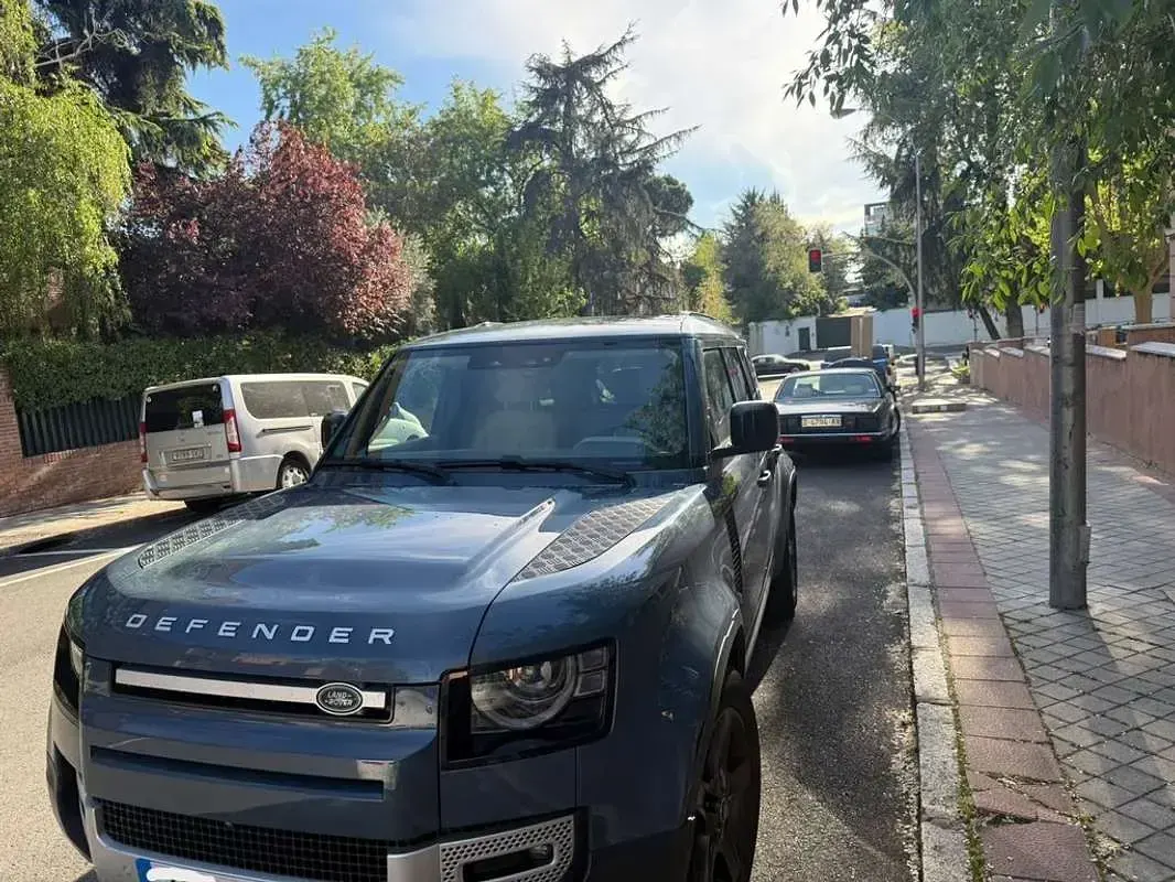 Usado Land Rover Defender 299 CV (219 kW) 2021 Gris SUV