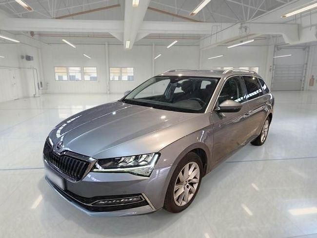 Usado Skoda Superb Style 217 CV (159 kW) 2021 Gris Familiar