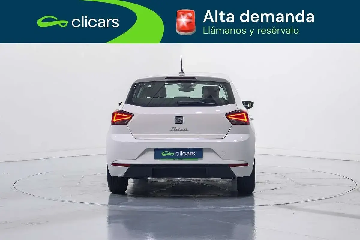Usado Seat Ibiza Style 110 CV (80 kW) 2022 Blanco Utilitario